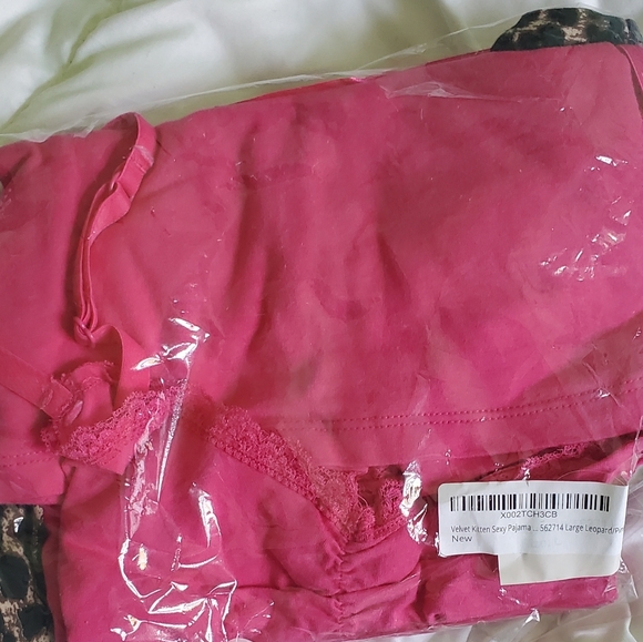 Pajama set - Picture 3 of 3